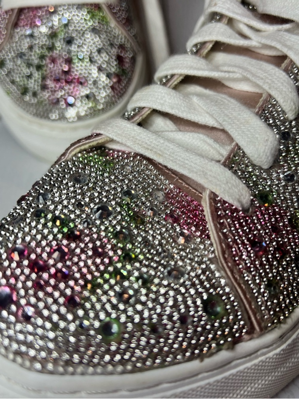 Betsey Johnson 8.5 Silver Rhinestone Floral Low-Top Sneakers - Picture 8 of 8